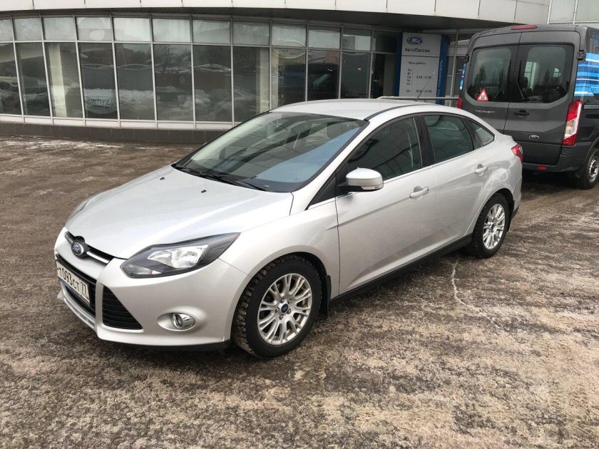 Ford Focus 3 серебристый
