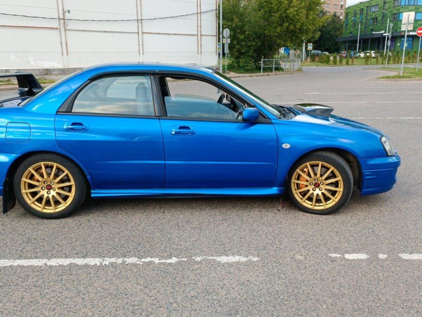 Субару синяя