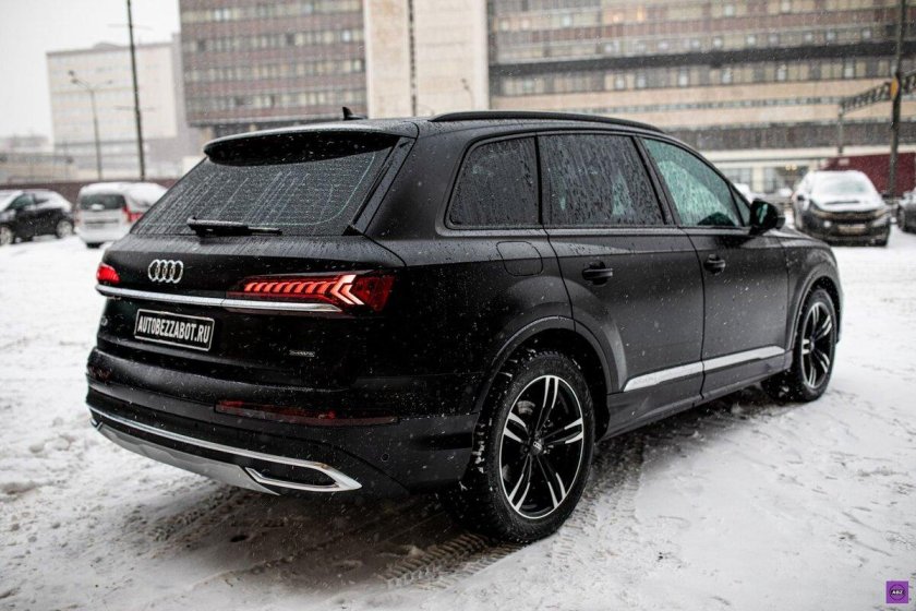Audi q7 Black