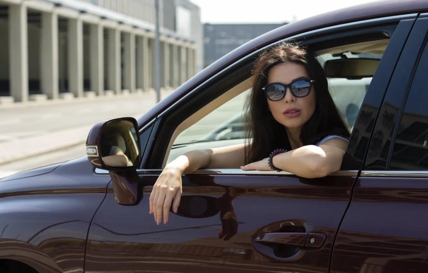 Девушка в очках