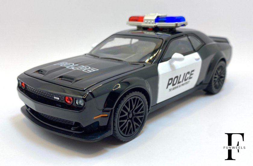 Додж челленджер полиция