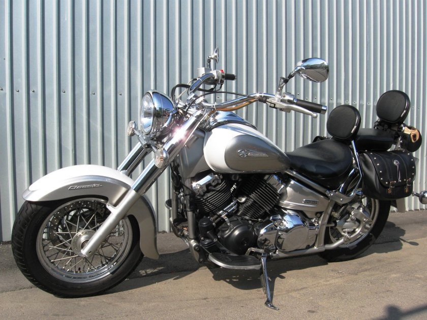 Чоппер мотоцикл Ямаха драгстар