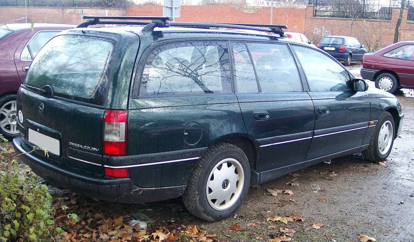 Опель Омега универсал 1994