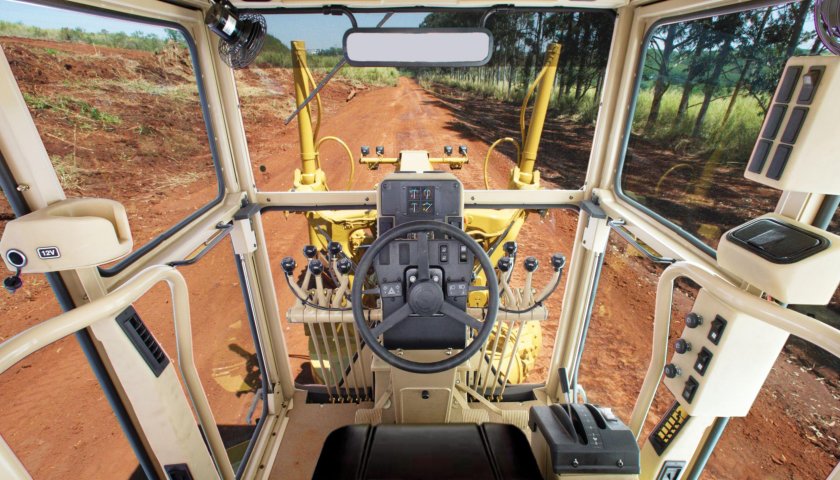 Cat 140k ,кабина