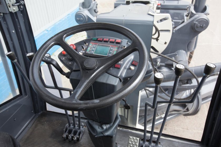 Автогрейдер ГС-14.02 кабина