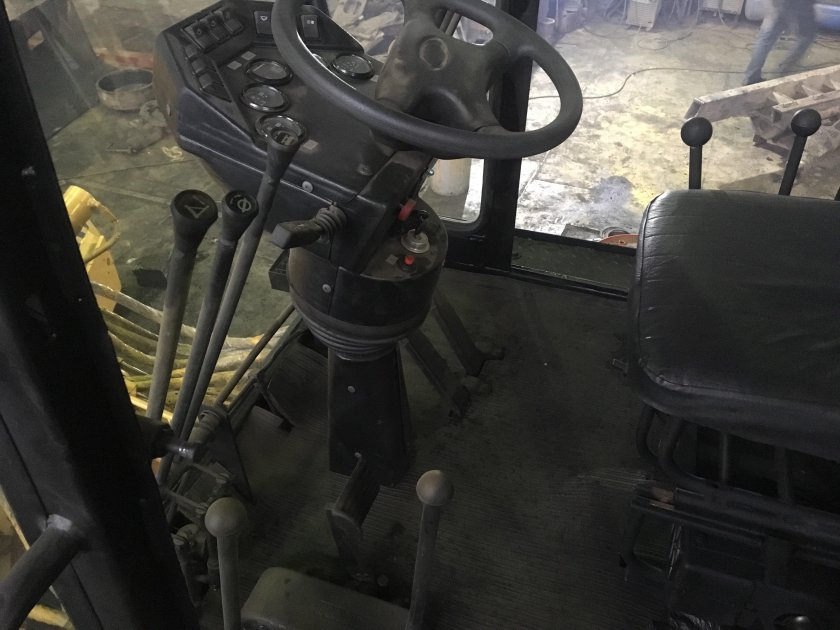 Автогрейдер ДЗ-98 кабина