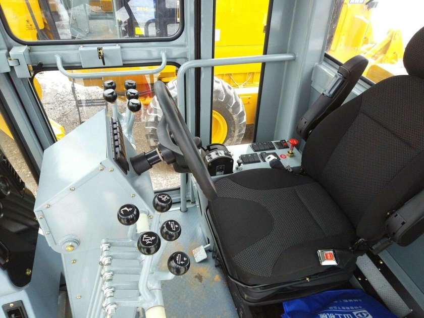 Автогрейдер sem 922