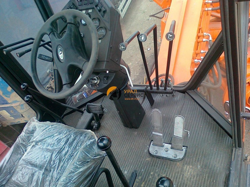 Автогрейдер ДЗ-98 кабина