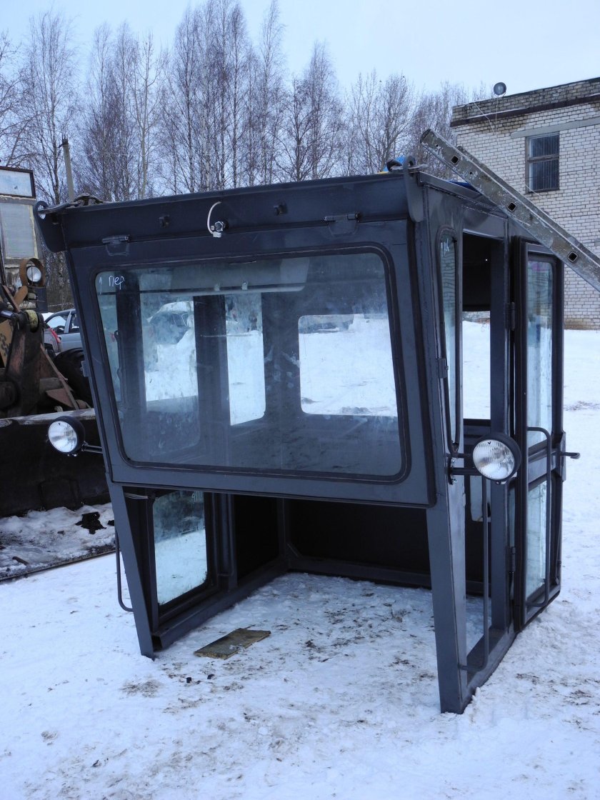 Кабина грейдера ДЗ 122