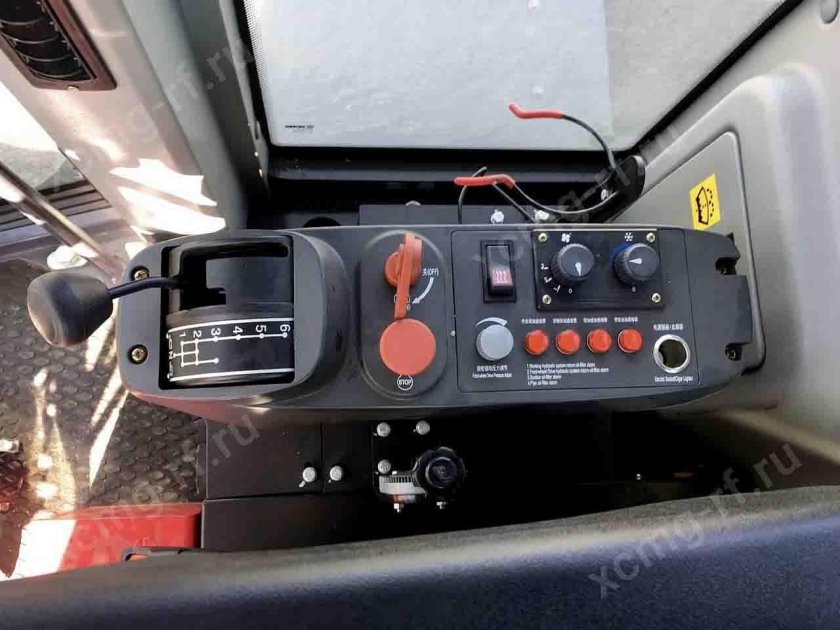 Автогрейдер XCMG gr215a