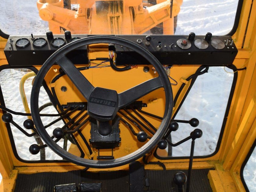 Автогрейдер ДЗ-98 кабина