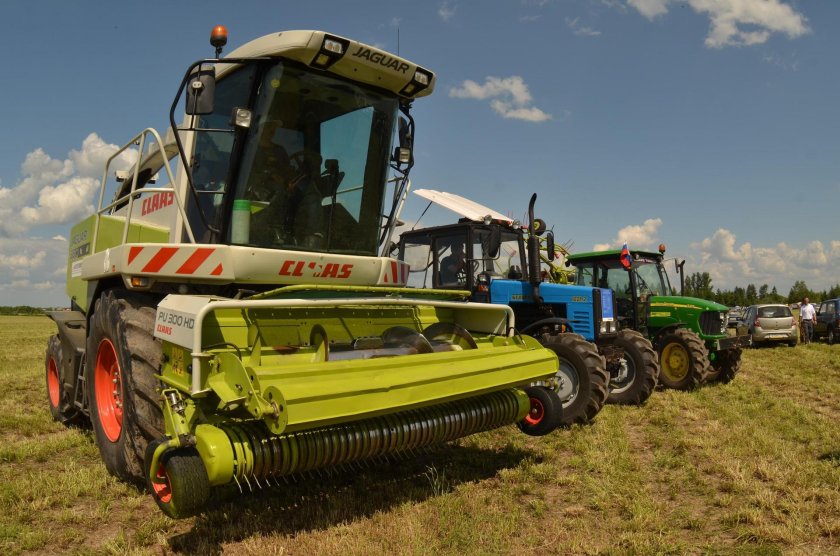 Сельхозтехника Джон Дир