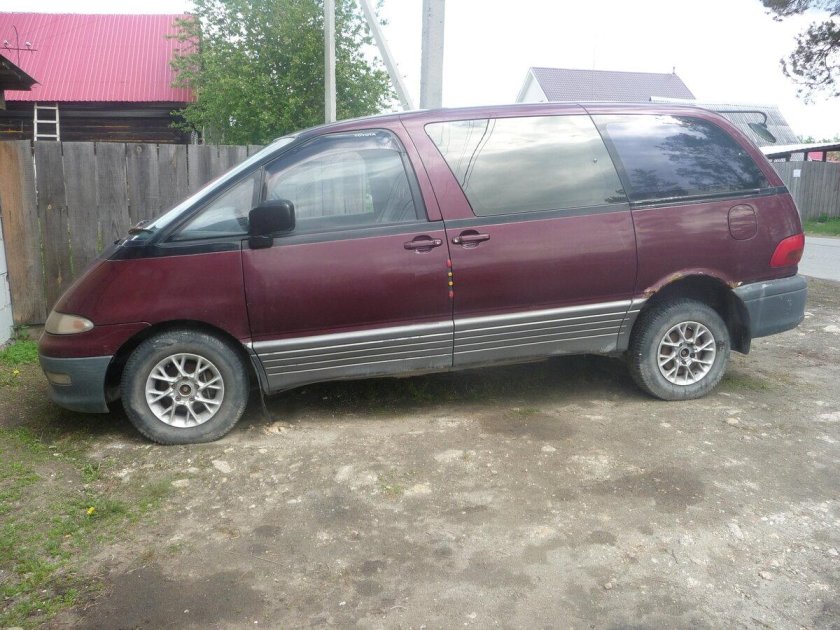 Тойота Estima lucida