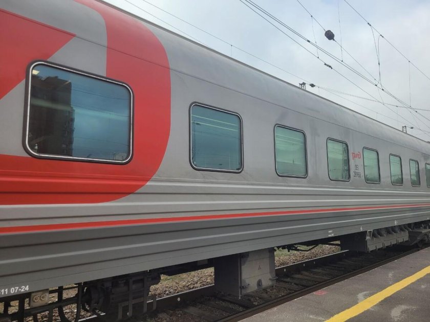 Фирменный поезд москва ярославль 102я