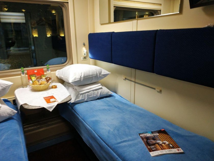 Фирменный поезд Карелия 018а