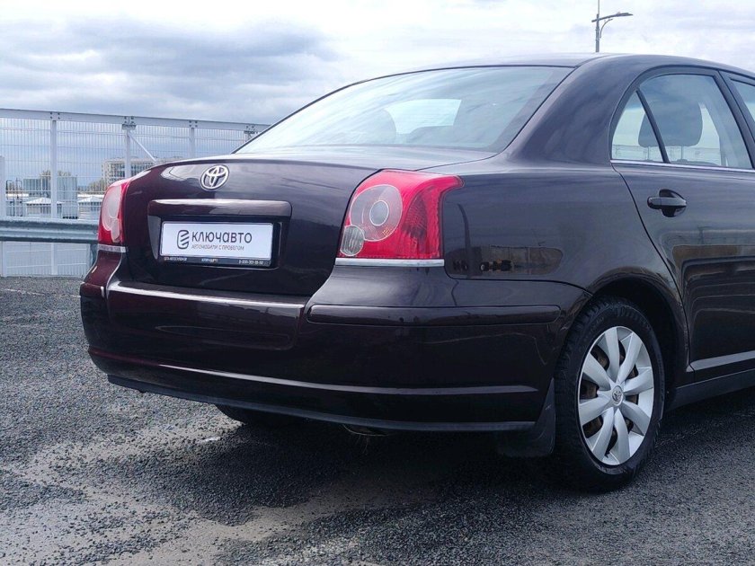 Toyota avensis ii