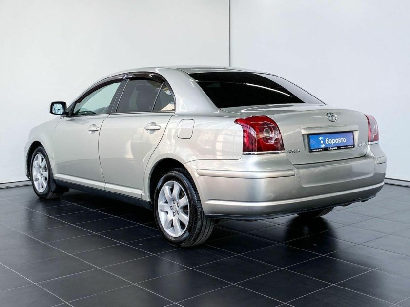 Toyota avensis ii