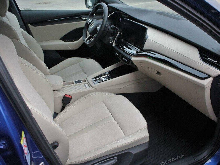Skoda Octavia 2022 салон