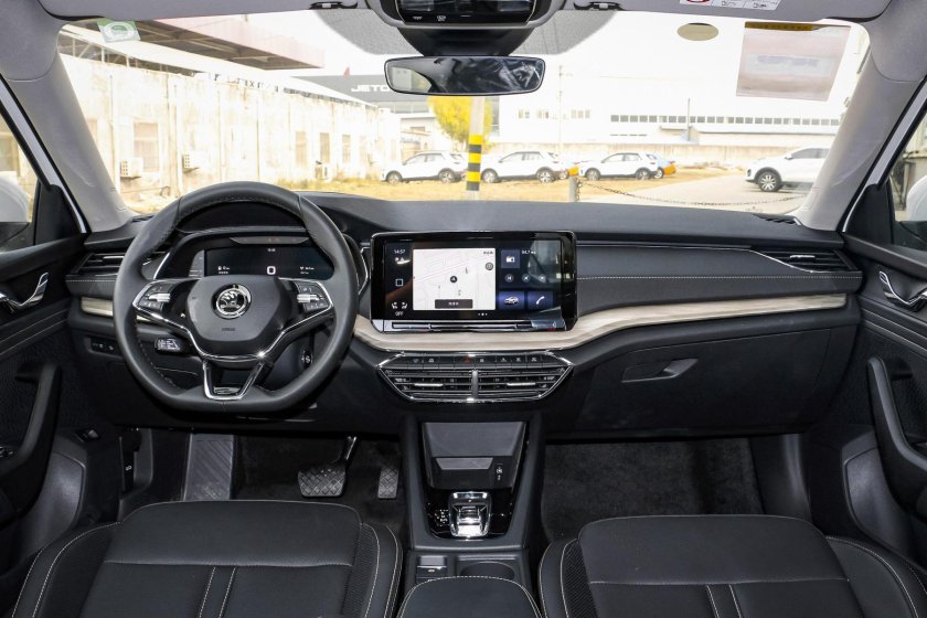 Skoda Octavia 2023 салон