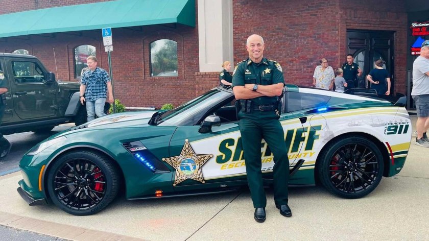 Полицейский Chevrolet Corvette