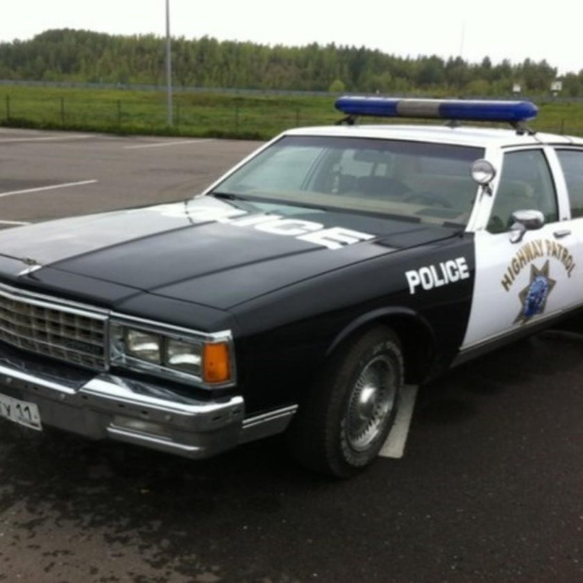 Полицейский Форд США 90-Х