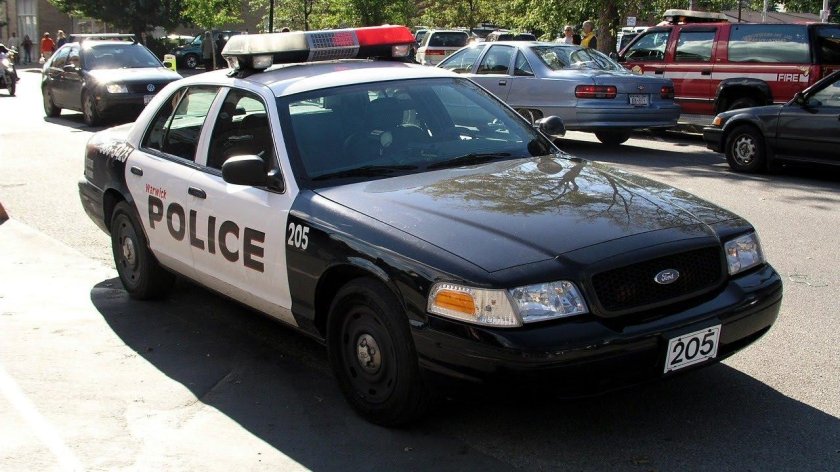 Полицейская машина