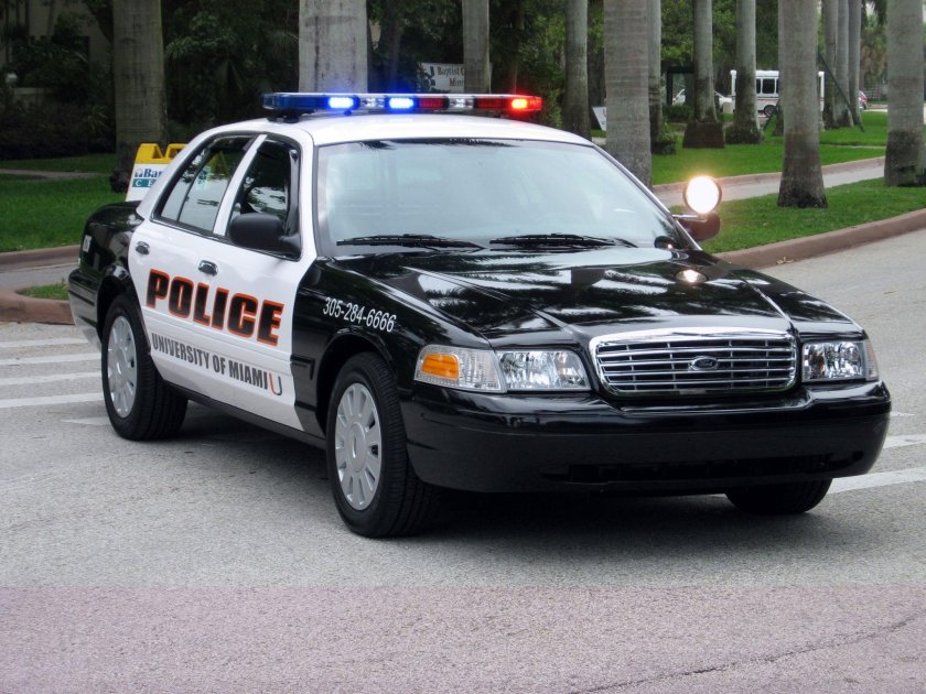 Ford Taurus Police 2000