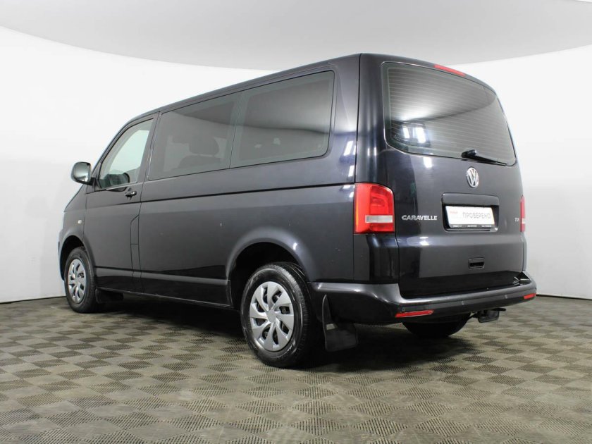 Фольксваген Каравелла вид сзади