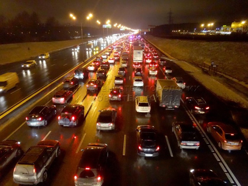 Фото аварий автомобилей в вечернее время Москва МКАД