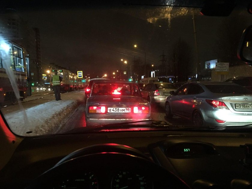 Пробки в Москве вид из машины