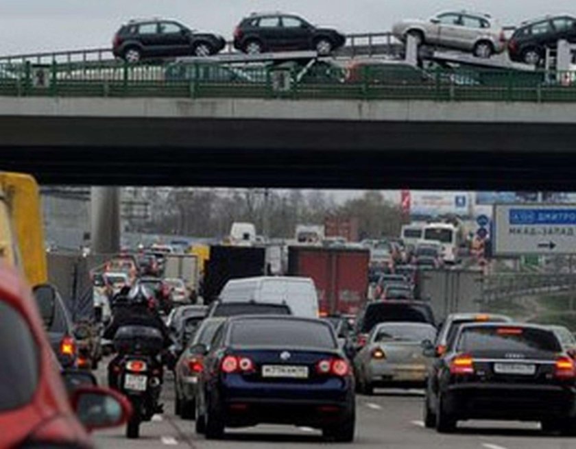 Пробка автомобили на МКАД