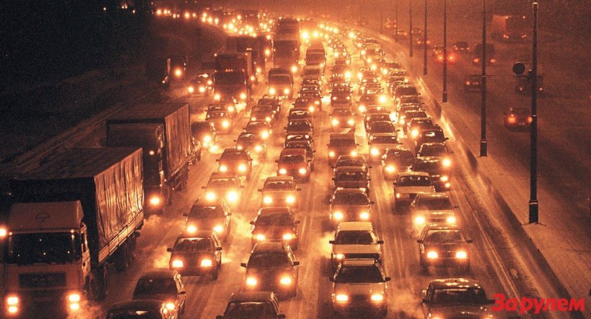 Пробка из машин