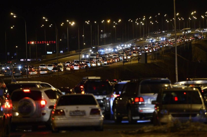 Пробка ночью