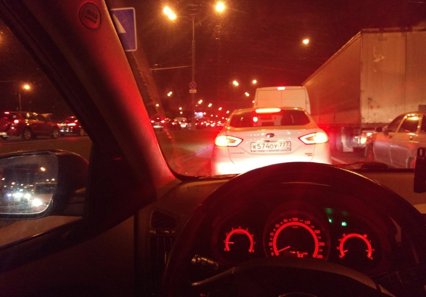 Пробка из салона машины