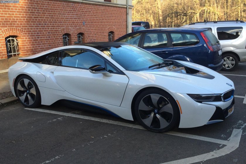 BMW i8 турбо