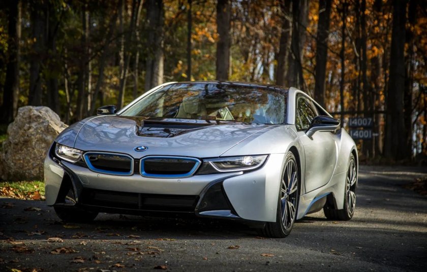 BMW i8 турбо