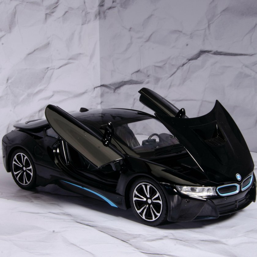 Коллекционная металлическая модель автомобиля bmw