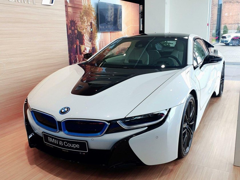BMW i8 Рестайлинг