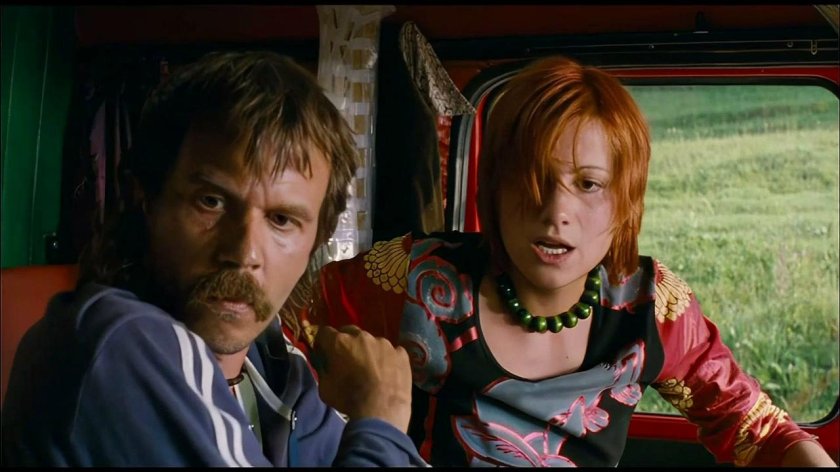 Красный грузовик серого цвета фильм 2004