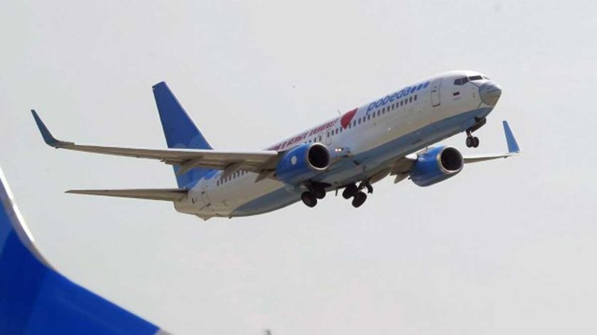 Самолёт Боинг 737-800 Pobeda Пулково