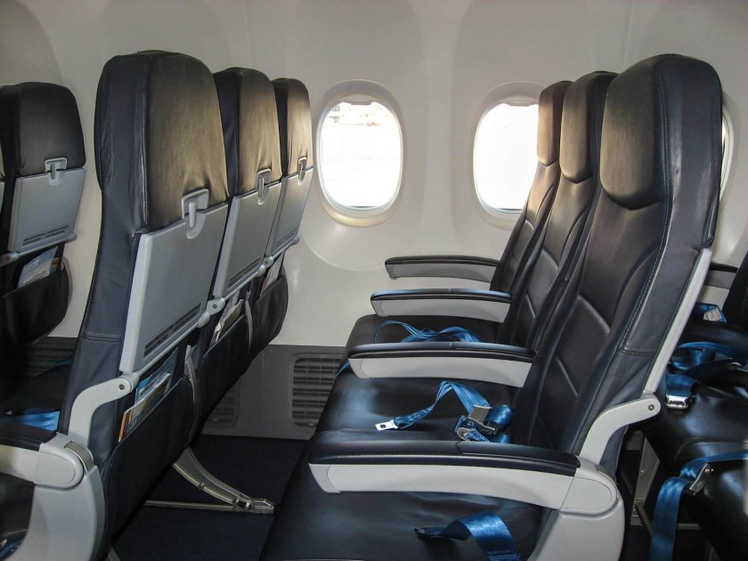 Самолёт Boeing 737-800 салон