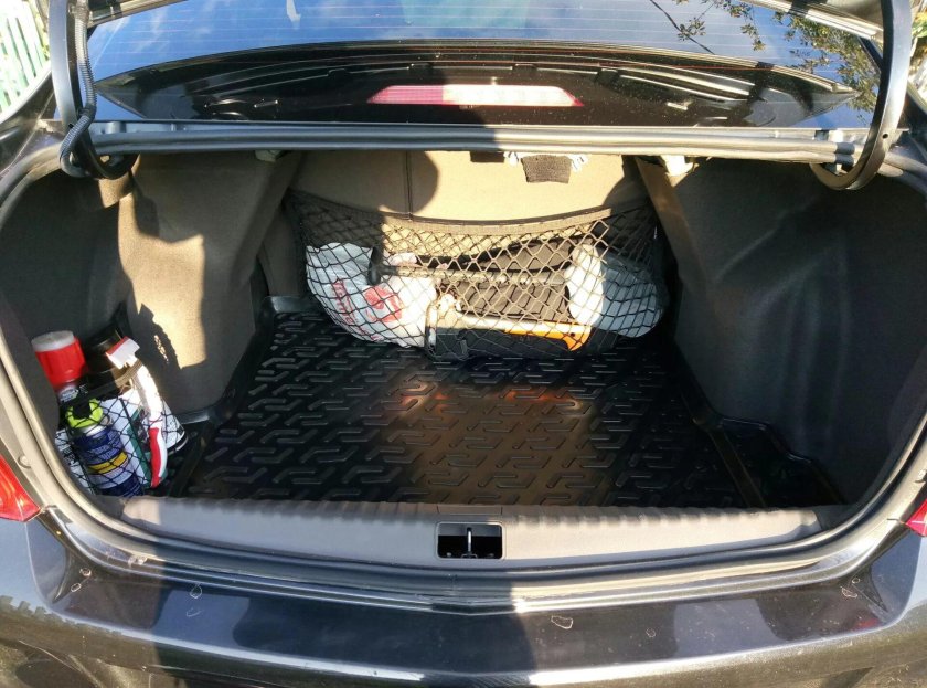 Chevrolet Cobalt багажник