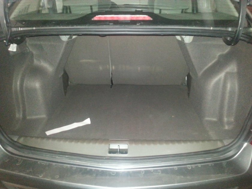 Chevrolet Cobalt багажник