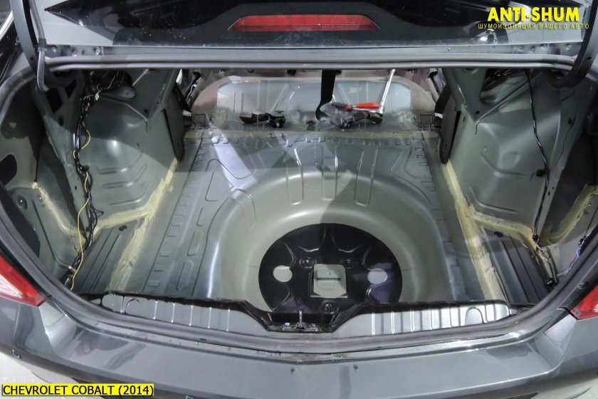 Chevrolet Cobalt багажник