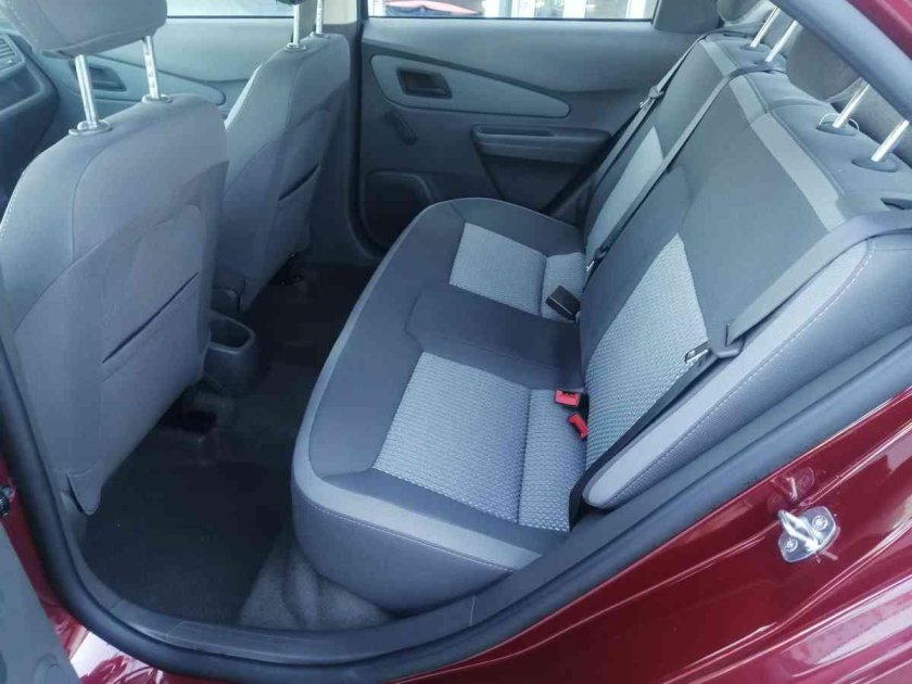 Chevrolet cobalt салон сзади