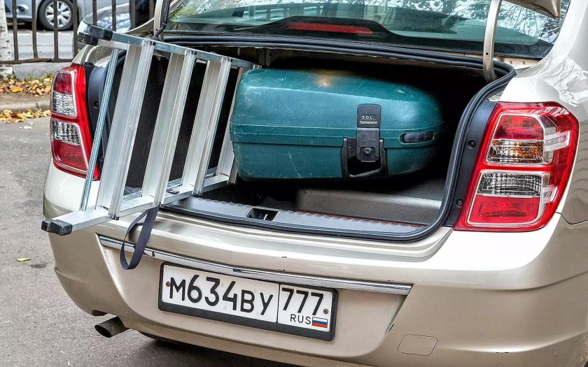 Chevrolet Cobalt багажник