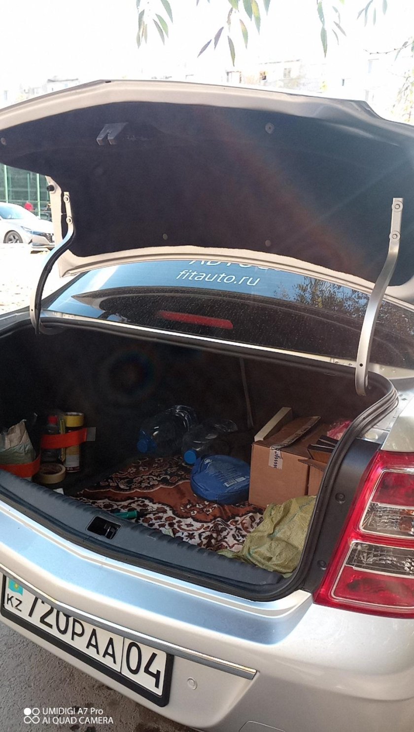 Chevrolet Cobalt багажник