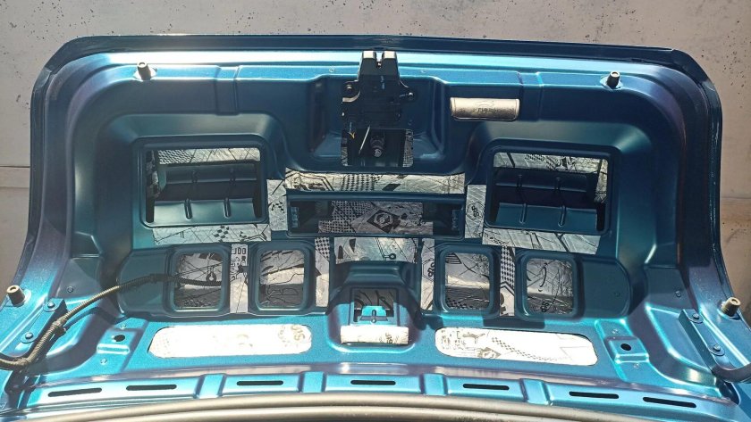 Шевроле кобальт задняя панель багажника