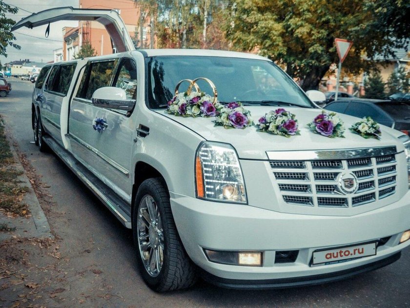 Кадиллак Эскалейд лимузин на свадьбу