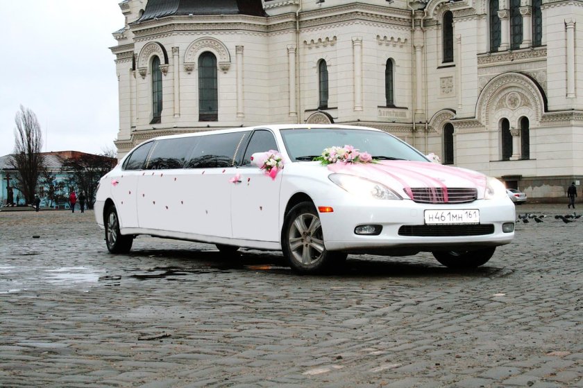 Лимузин легковой автомобиль